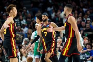 首轮2-1领先过尼克斯！船记：该给老鹰一点尊重